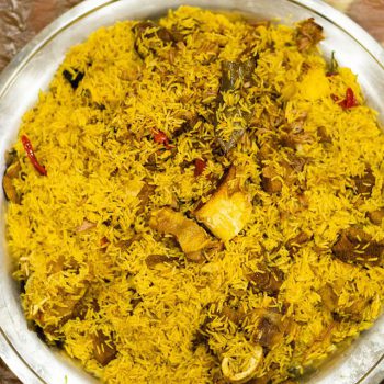 Kabsa ( Arabisch rijstgerecht met vlees)